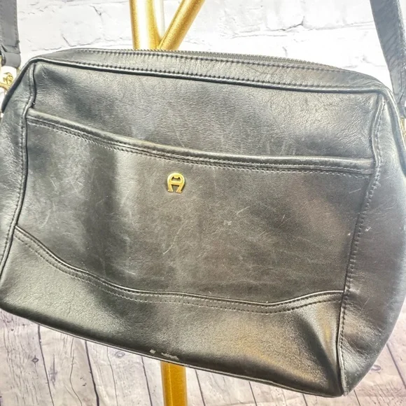 Etienne Aigner vintage black leather purse with gold accents - Picture 2 of 11